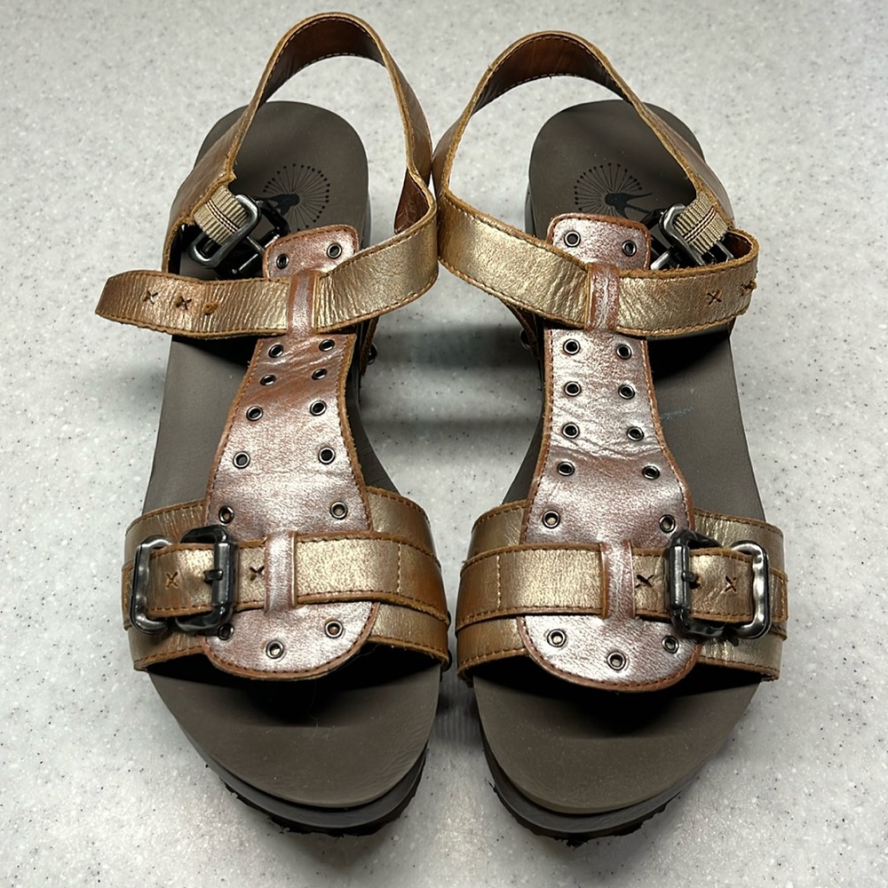 OTBT copper shine platform sandals